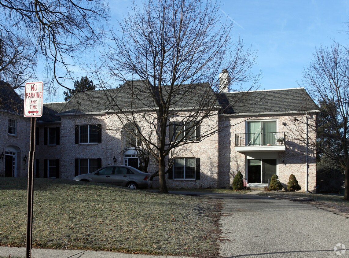 Building Photo - 6555 Abbey Run