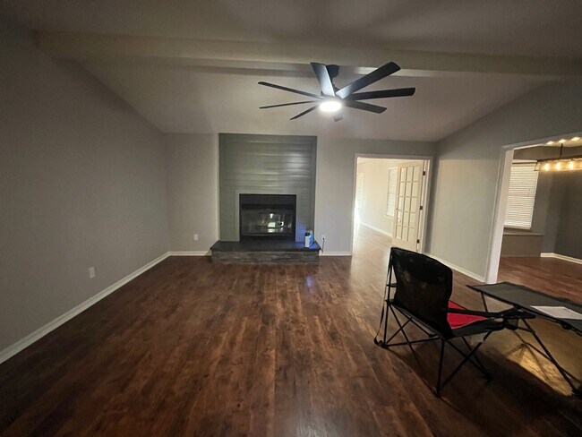 Building Photo - Sherwood Rental