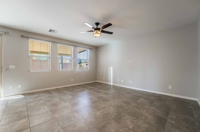 Foto del edificio - Spacious Luxury Home: Your Oasis!