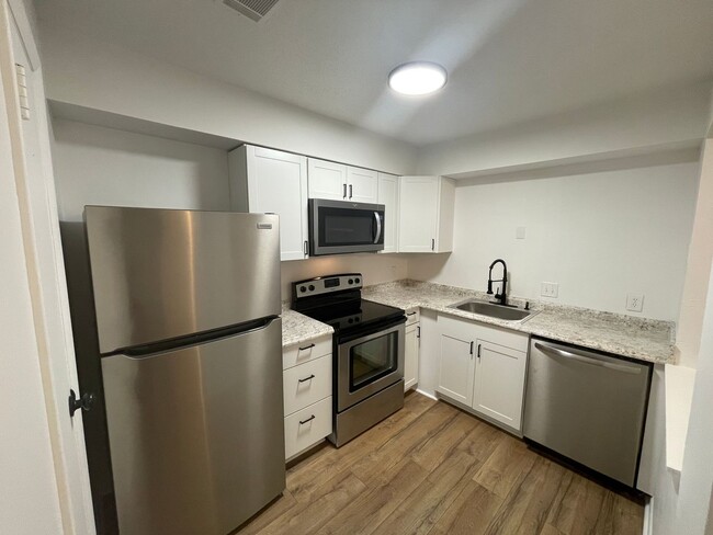 Foto del edificio - 1017 Stevens Creek Rd