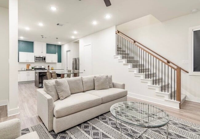 Foto del edificio - 10211 Las Nubes Ave