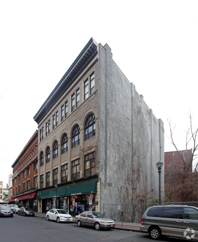 Primary Photo - 25-29 N Broadway