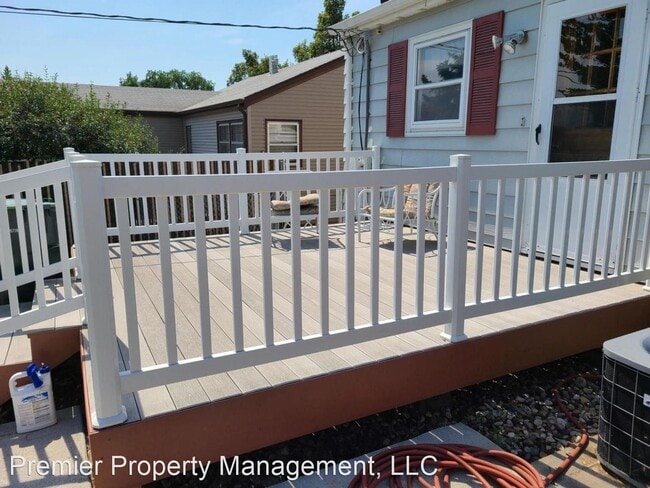 Building Photo - 4 br, 2 bath House - 906 2ND AVE NW