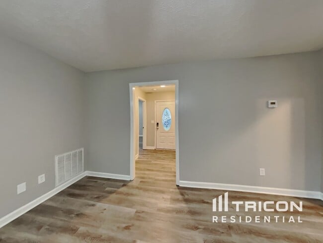 Building Photo - 5099 Marvin Dr