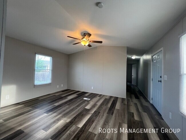 Foto del edificio - 1010 Reservation Rd