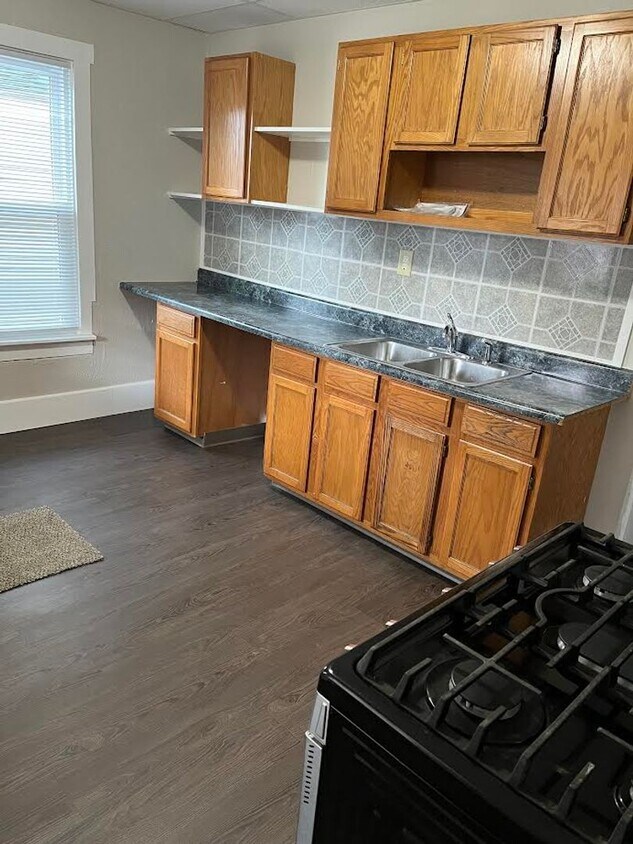 1111 Susquehanna Ave Unit 1, Sunbury, PA 17801 Room for Rent in