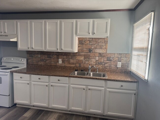 Building Photo - Charming 3BR/1BA Ranch in Martindale-Brightwood Neighborhood