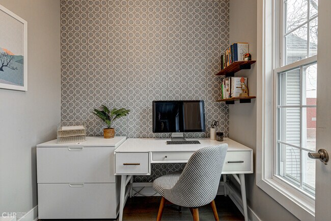 Foto del edificio - 2344 N Oakley Ave