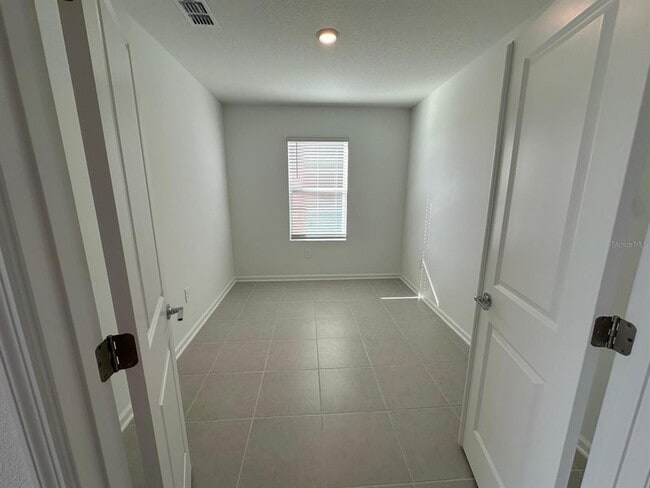 Building Photo - 5636 Lemon Grass St