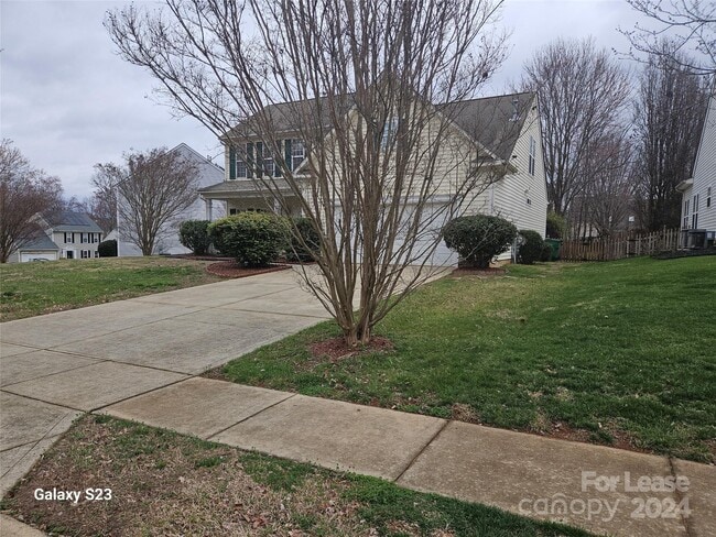 Building Photo - 10020 Spring Park Dr