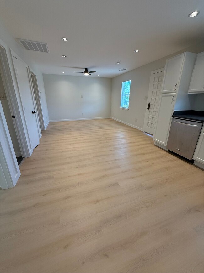 Foto del edificio - 1702 Pueblo St