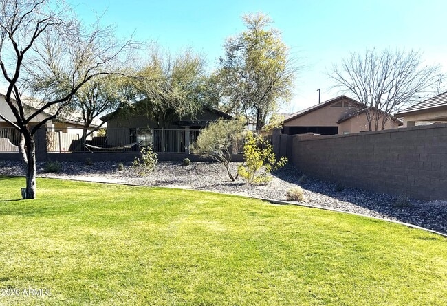 Building Photo - 6626 W Victory Way