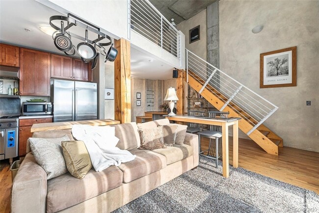 Photo - Beautiful One Bedroom Loft in Golden Triangle.