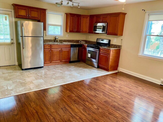 Foto del edificio - Spacious 3-bedroom in Cedmont - Back Deck ...