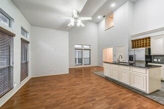 Building Photo - 1241 W 17th St