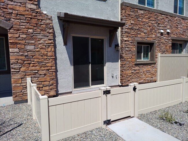 Foto del edificio - 4100 S Pinelake Way