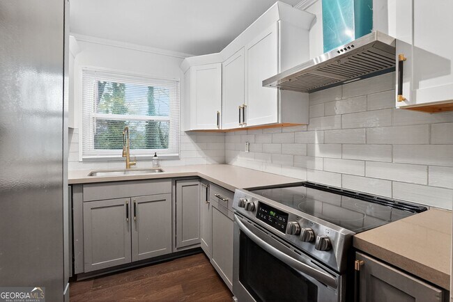 Foto del edificio - 1068 Rebel Forest Dr SE