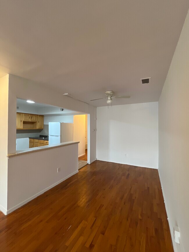 Foto del edificio - 18 Skyline Dr