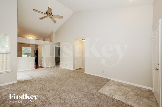 Foto del edificio - 6843 Owls Nest Ct
