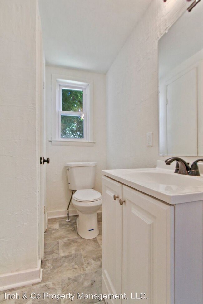 Building Photo - 3 br, 1.5 bath House - 101 Arch St.