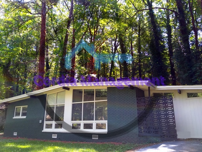 Building Photo - 3 bedroom 1.5  bath in East Point, GA