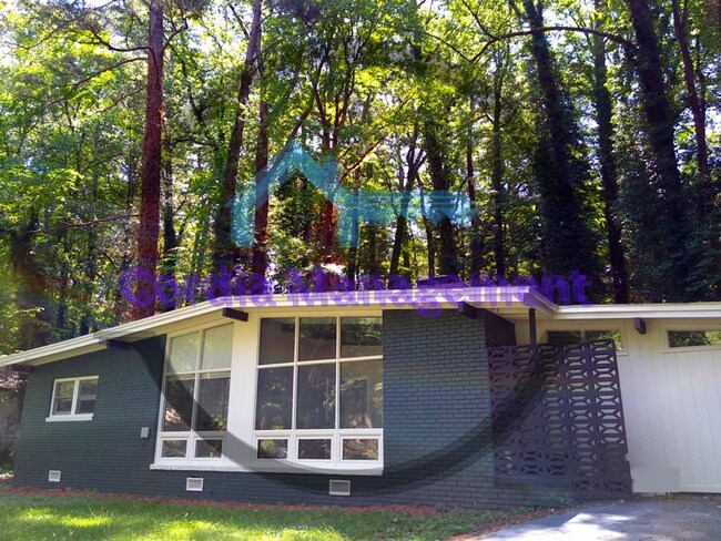 Foto del edificio - 3 bedroom 1.5  bath in East Point, GA
