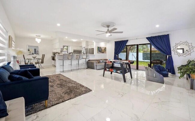 Foto del edificio - 941 NW 180th Terrace