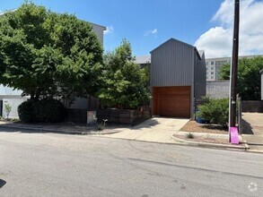 Building Photo - 2707 Florence St
