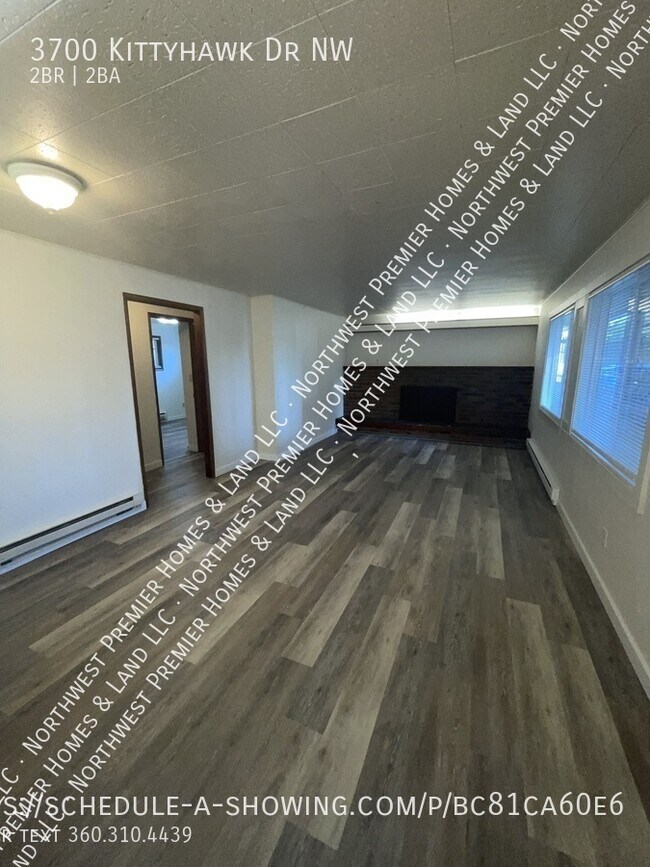 Building Photo - 3700 Kittyhawk Dr NW