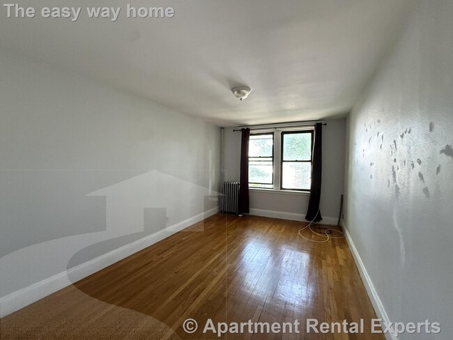 Building Photo - 335 A Harvard St