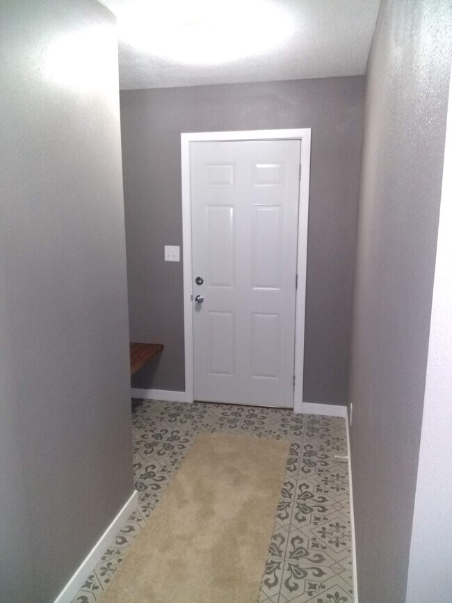 Mud room and door to garage - 415 W 1st St