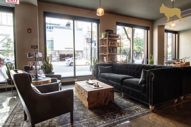 Foto del edificio - 668-676 N Kingsbury St