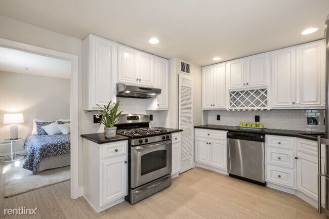 Building Photo - 2 br, 2 bath Condo - 382 Elizabeth St.