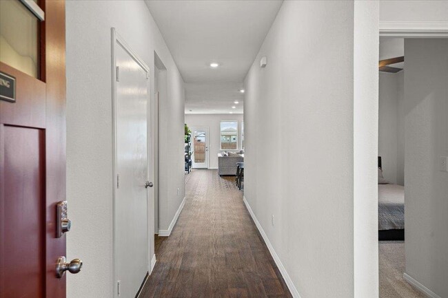 Building Photo - 209 Connor Ln