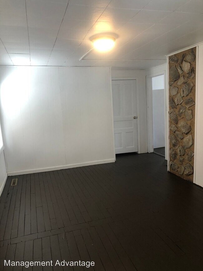 Building Photo - 2 br, 1 bath House - 127 Washington Street