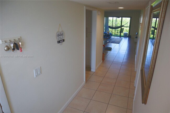 Foto del edificio - 16511 Blatt Blvd