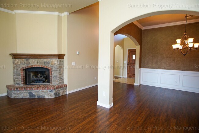 Foto del edificio - FOR LEASE | Broken Arrow | 3 Bed, 2 Bath H...