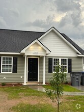 Building Photo - 1353 Northridge Dr