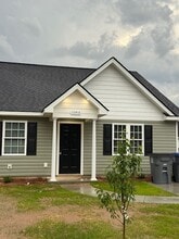 Building Photo - 1353 Northridge Dr
