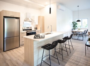 Building Photo - Les habitations Éléanor