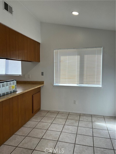 Foto del edificio - 8757 Haskell St