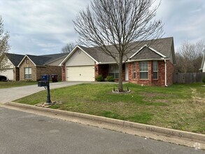 Building Photo - 6412 Huntington Ct