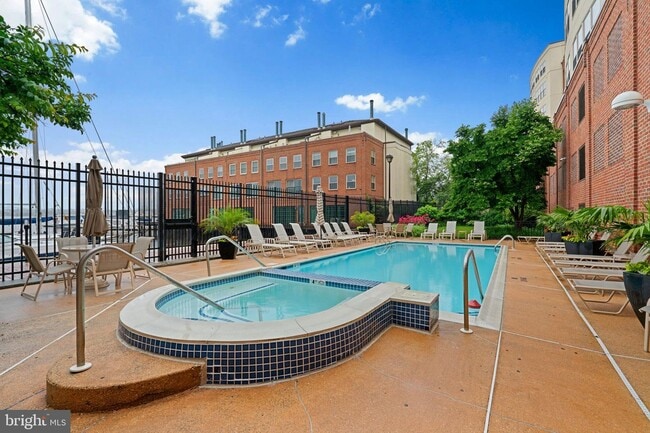 Photo - 960 Fell St Townhome