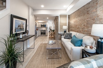 Building Photo - 343 Scott St