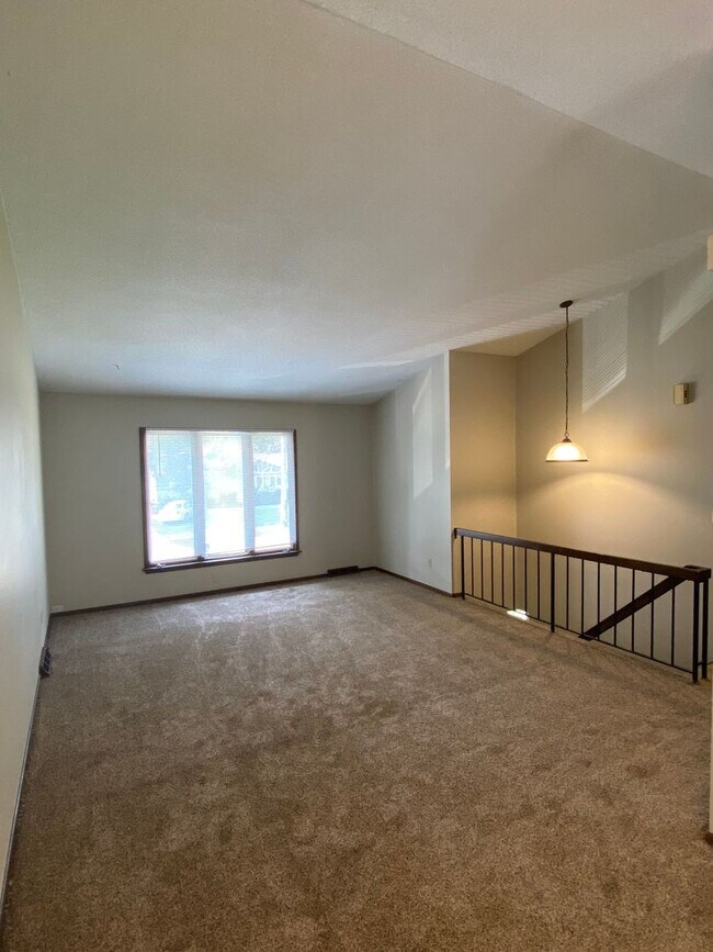 Foto del edificio - 1465-1467 NW 81st Street
