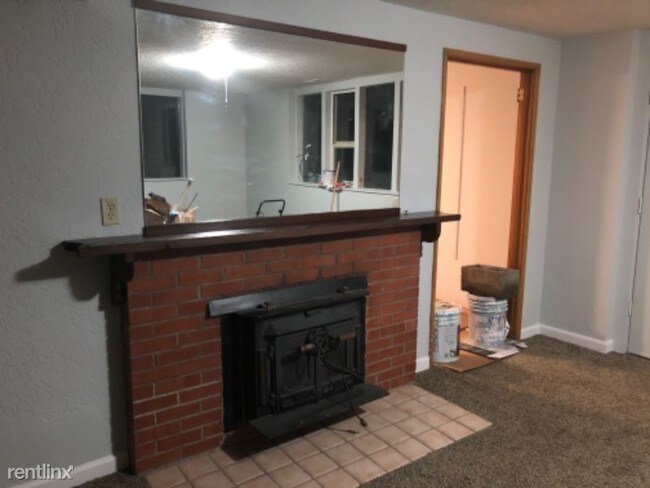 Building Photo - 1 br, 1 bath Apartment - 16 81st Ave SE