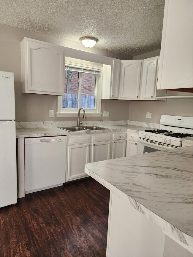 Building Photo - 8619 Republic Ave