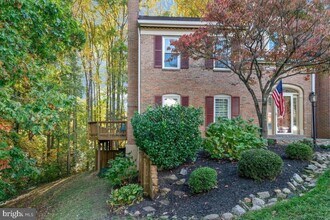 Building Photo - 9801 Burke Pond Ln