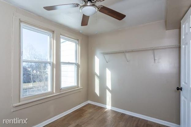 Building Photo - 4 br, 1 bath Apartment - 1355 W 110th Pl