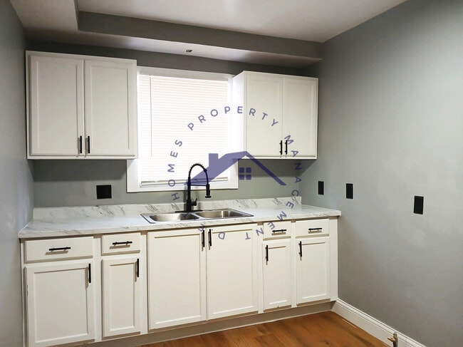 Foto del edificio - 12860 Lenore Ave